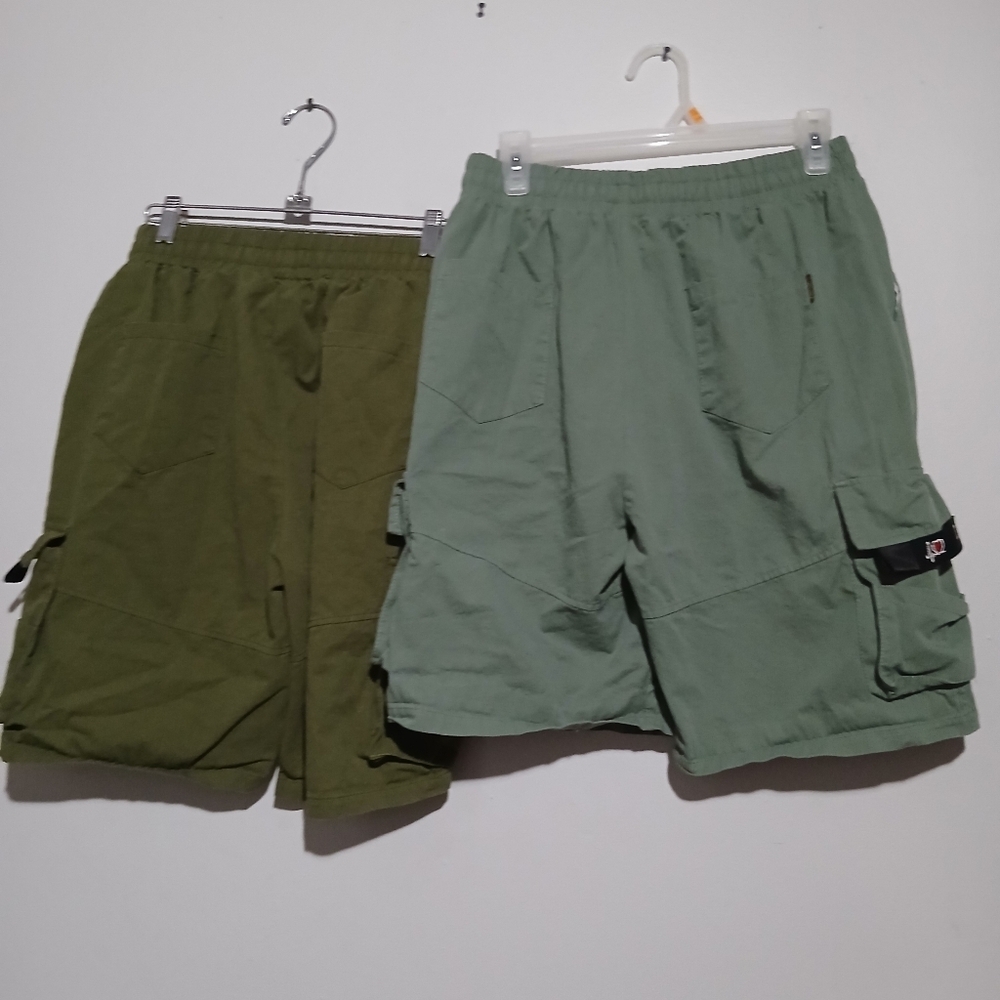 Men's Green Cargo Shorts. Buying 2 Pair NWOT. Size 30X8 - Picture 6 of 16